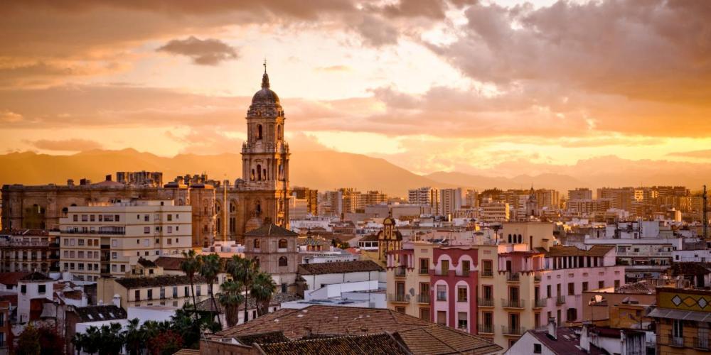 Chic Casa Cathedral At Calle Fresca 2-Bedroom Apartment In Malaga City Center Zewnętrze zdjęcie